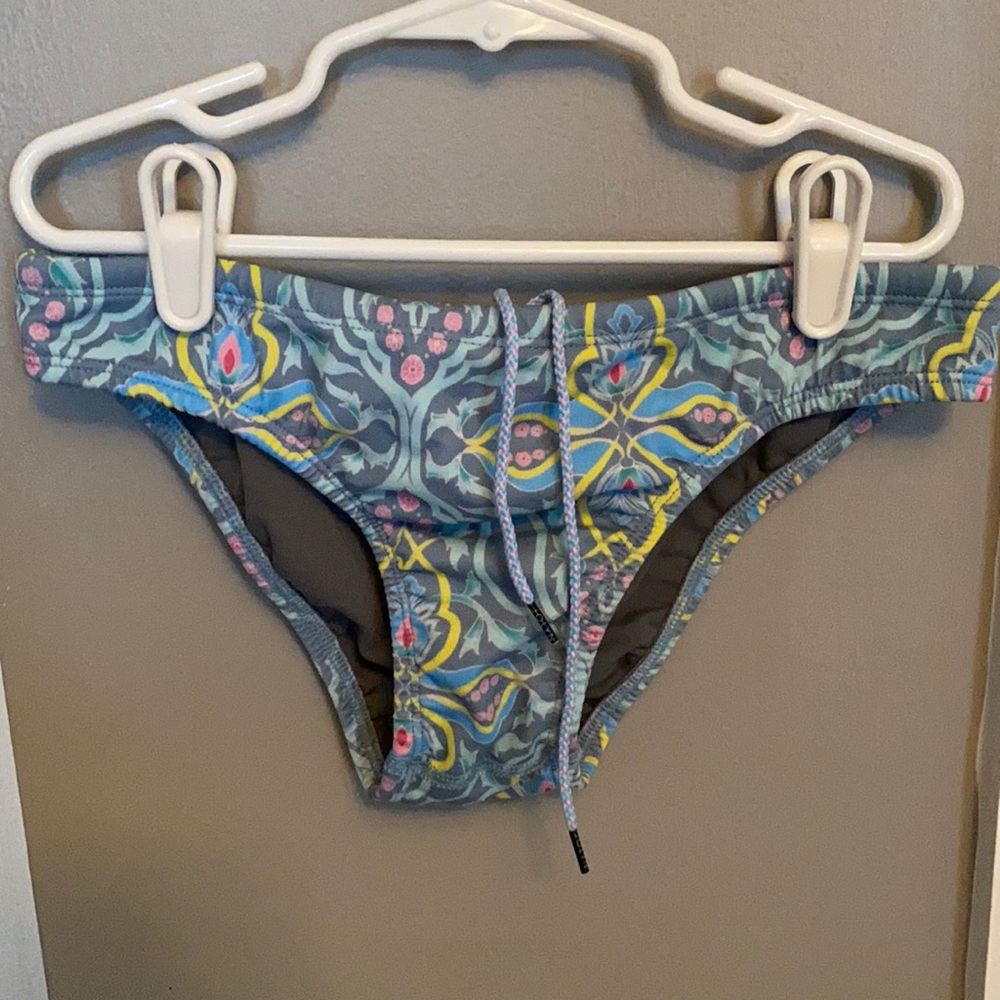 Bikini bottoms
